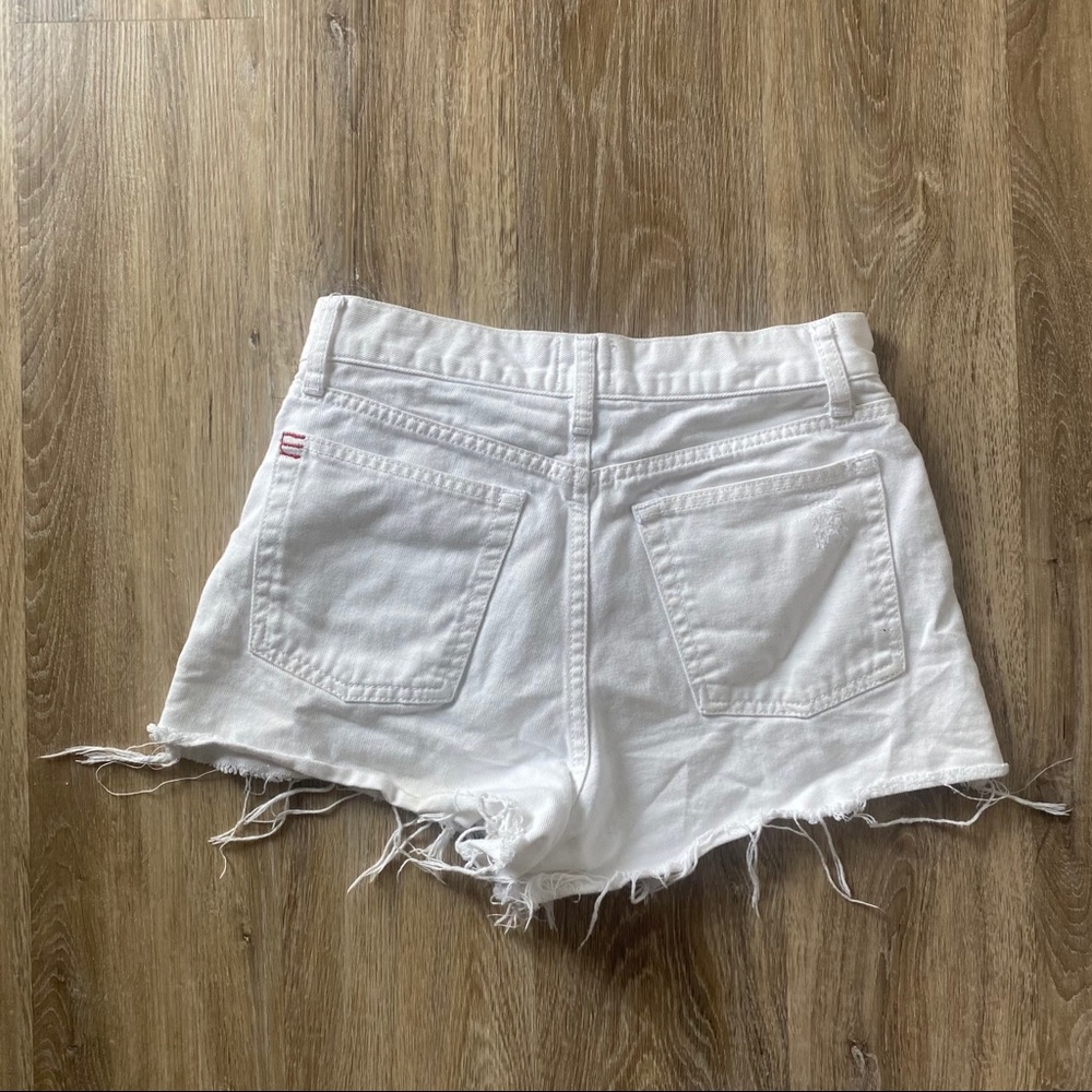 2 Levi cut off Jean shorts - Picture 7 of 7